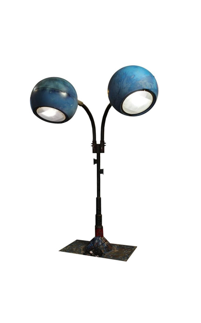 mon·u·men·tal Industrial Drive-in movie Lights