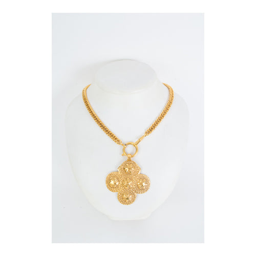 Chanel Gold Tone Clover Motif Necklace - aptiques by Authentic PreOwned